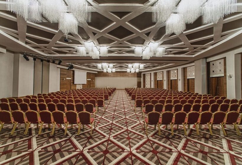 هتل Aska Lara Resort & Spa