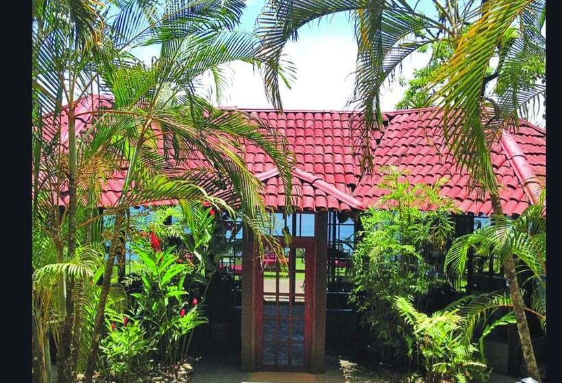 هتل Casa Corcovado Jungle Lodge
