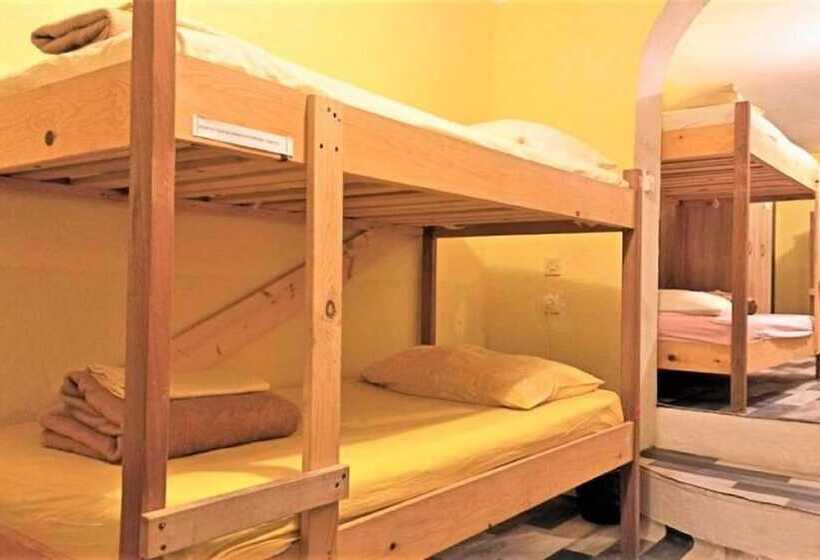 هتل Dragan S Den Hostel
