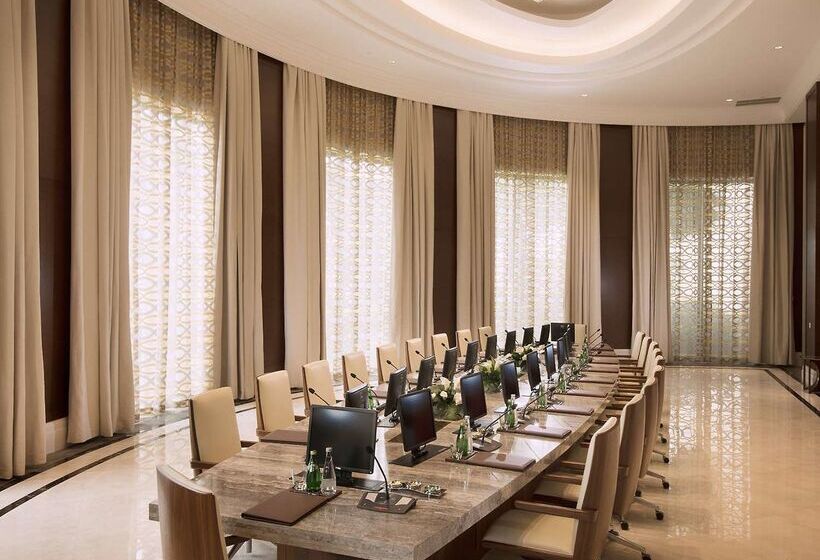 בית מלון כפרי Hilton Haikou Meilan