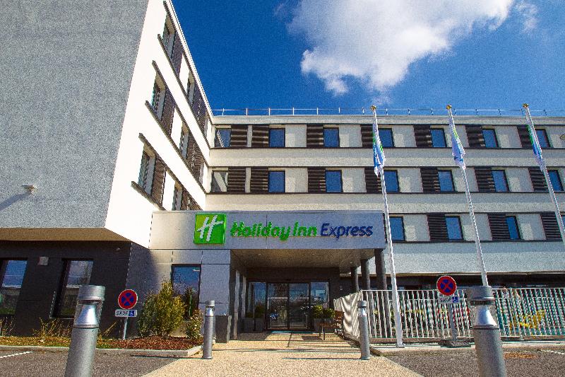 Отель Holiday Inn Express Dijon