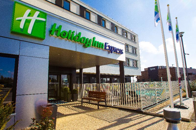 Отель Holiday Inn Express Dijon