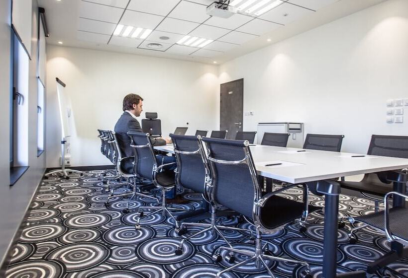 هتل Holiday Inn Express Dijon, An Ihg