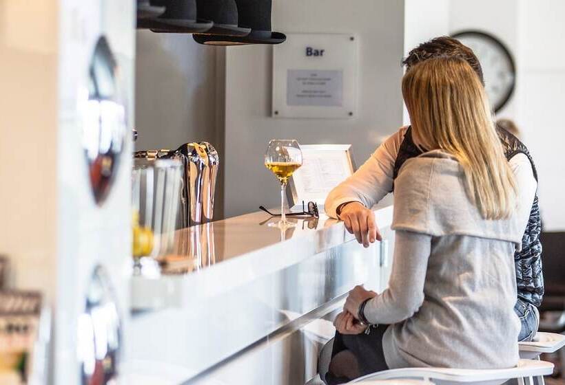 هتل Holiday Inn Express Dijon, An Ihg