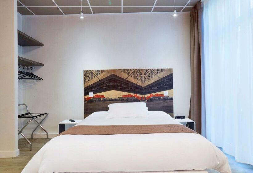 هتل Demain Hôtel & Conciergerie