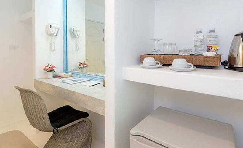 هتل Ocean Breeze Resort Khaolak