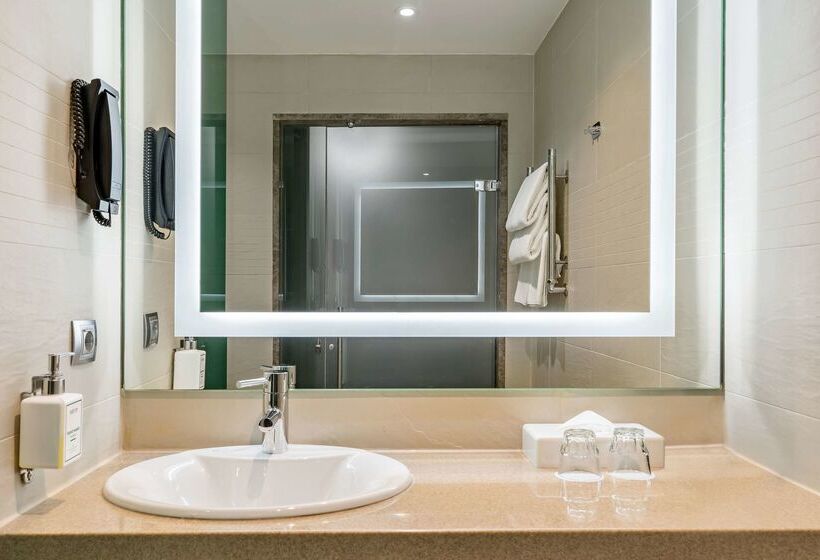 هتل Park Inn By Radisson Pulkovo Airport St. Petersburg