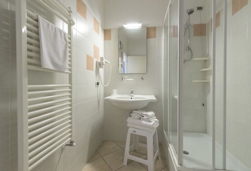 هتل Resort Isola Rossa