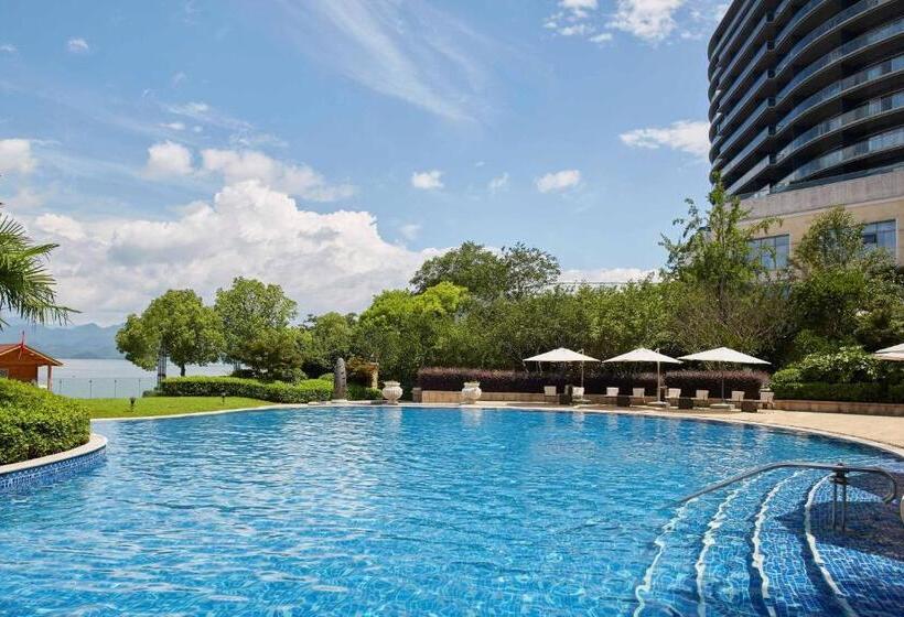 Отель Sheraton Qiandao Lake Resort