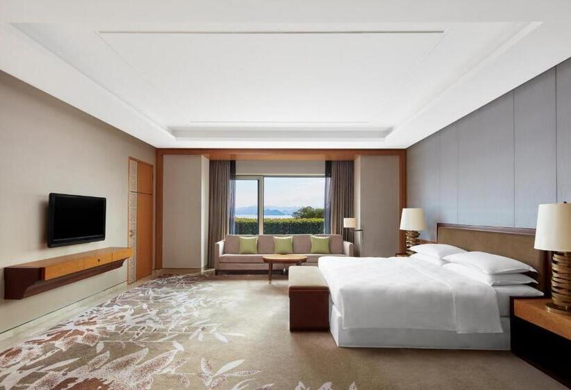 Отель Sheraton Qiandao Lake Resort