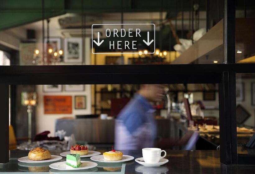 בית מלון כפרי The 1o1 Bali Fontana Seminyak