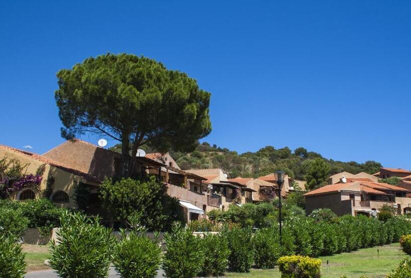 اقامتگاه Porto Ottiolu Resort