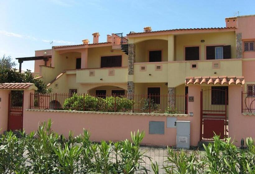 اقامتگاه Porto Ottiolu Resort