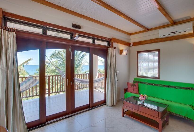 هتل Buttonwood Belize