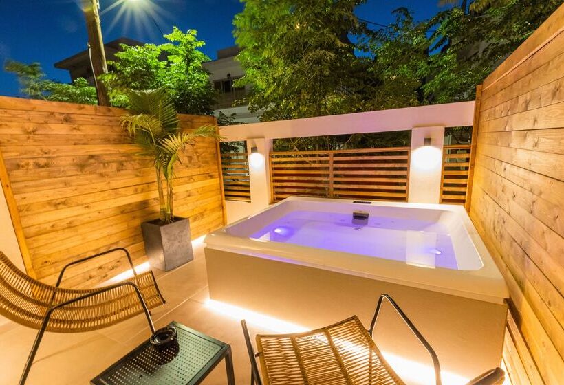 Cabana Blu Hotel & Suites