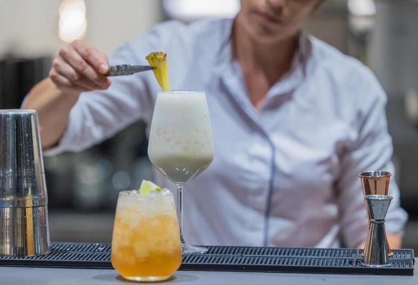 Cabana Blu Hotel & Suites