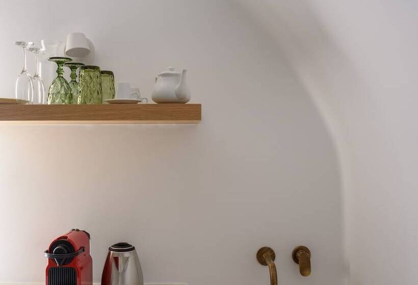 هتل Este Luxury Suites