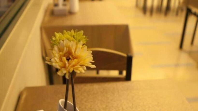 هتل Greentree Inn Jiansu Nantong Tongzhouwan Huanghe Road Business
