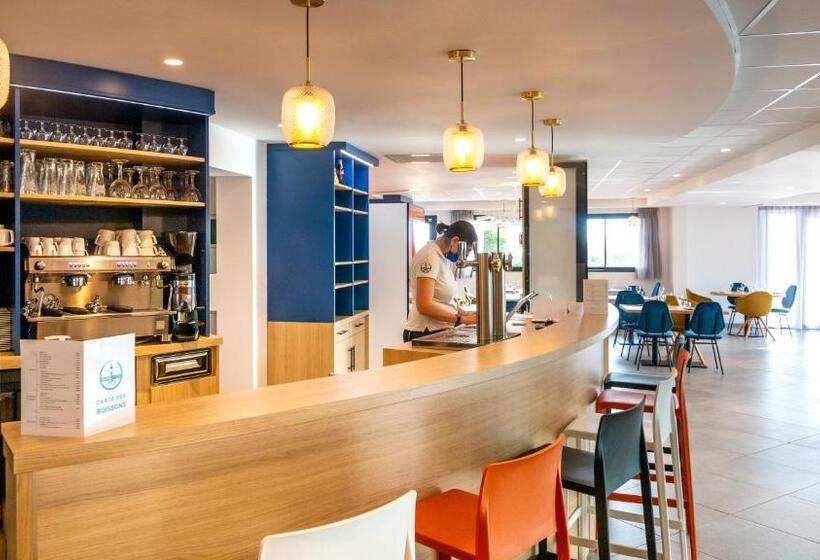 فندق Ibis Styles Fougeres