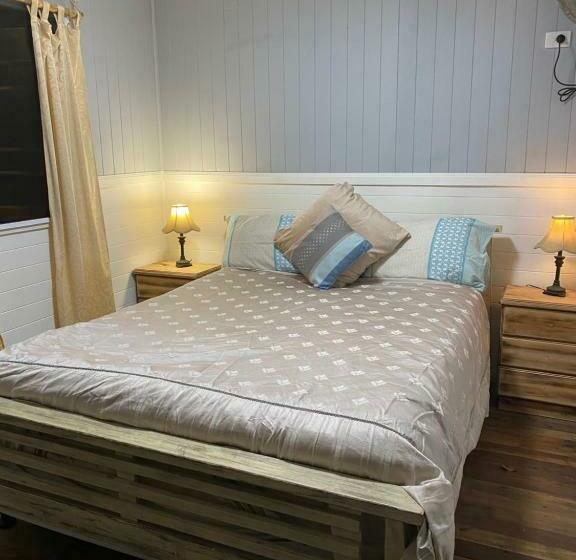 膳宿费 The Wake Up Call Accommodation & Retreats   Noosa Hinterland