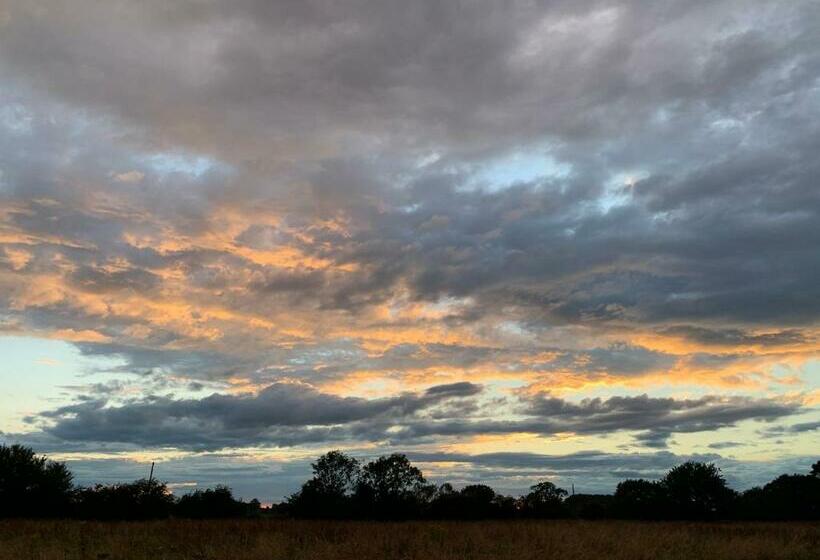 مبيت وإفطار Bluebell Barn