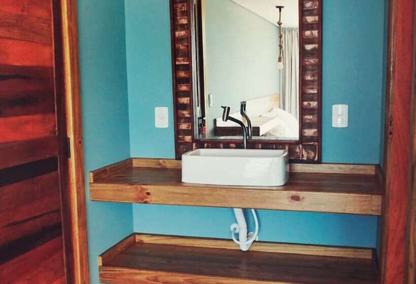 هاستل Graffi Beach House