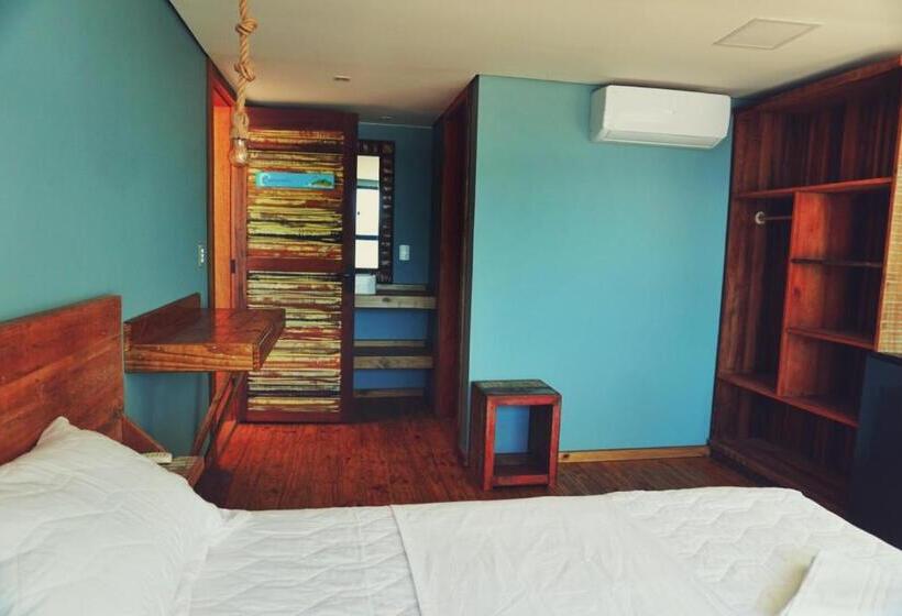 هاستل Graffi Beach House