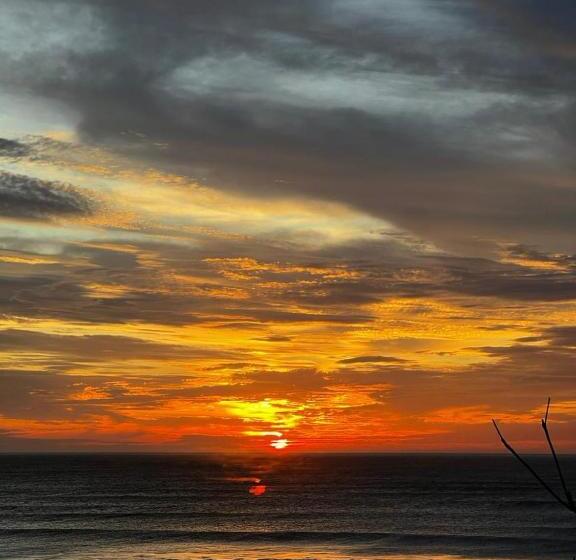 هاستل Graffi Beach House