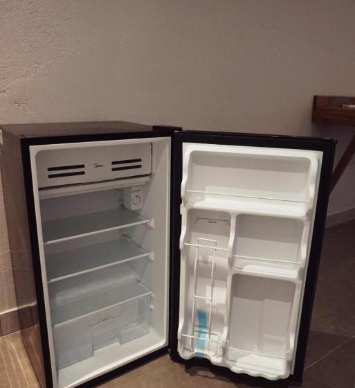 هاستل Graffi Beach House