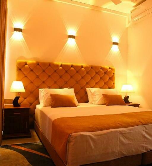 Hotel Crown & Crown Kandy