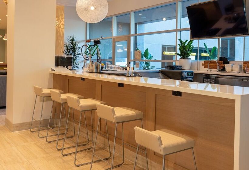 هتل Element Irvine