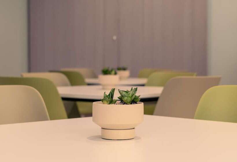 هتل Element Irvine