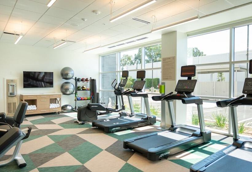 هتل Element Irvine