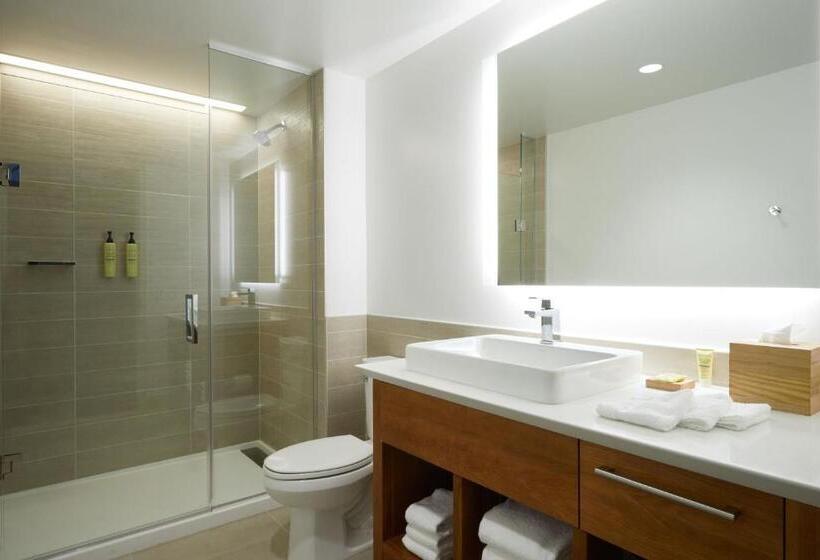 هتل Element Irvine