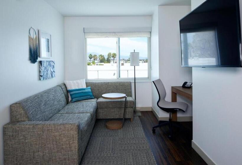 هتل Element Irvine