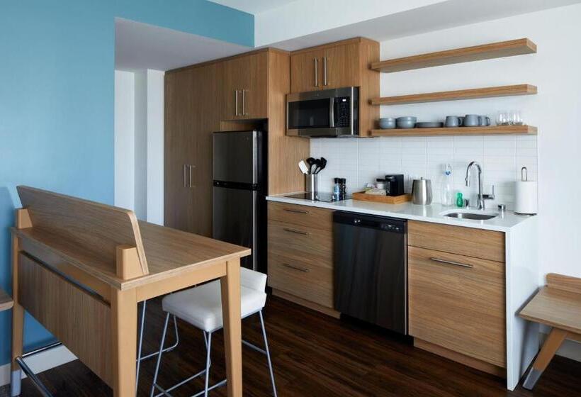 هتل Element Irvine