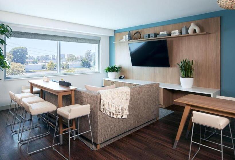 هتل Element Irvine