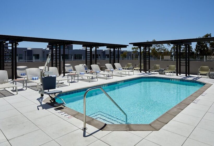 هتل Element Irvine