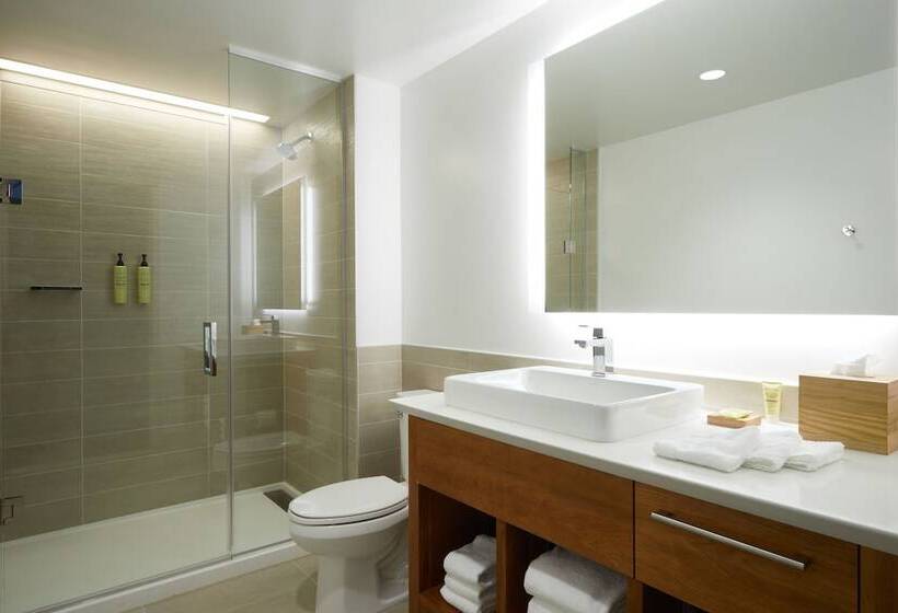 هتل Element Irvine