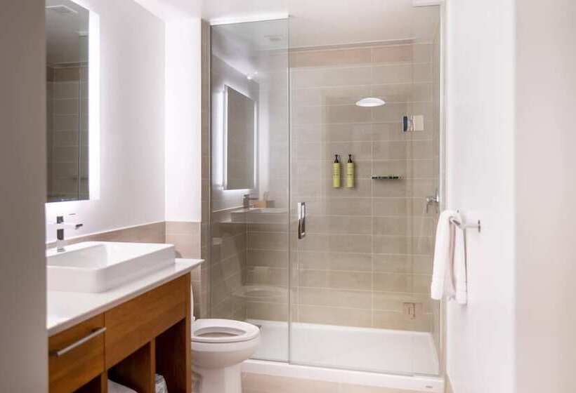 هتل Element Irvine