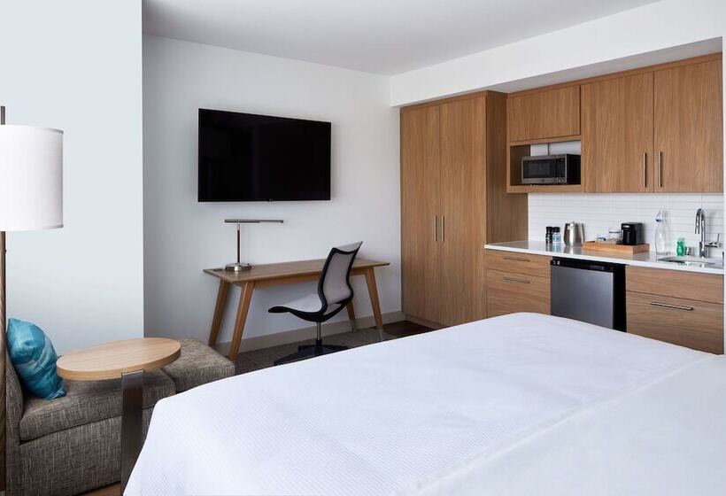 هتل Element Irvine