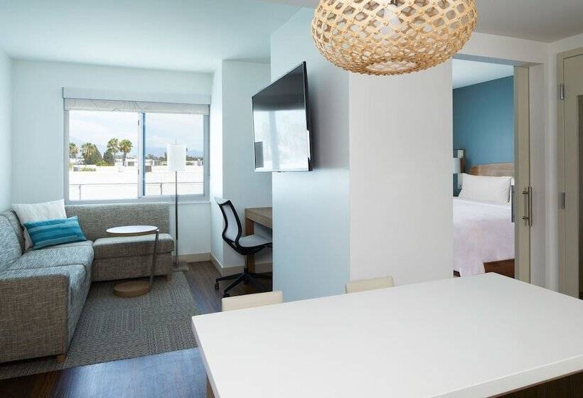 هتل Element Irvine