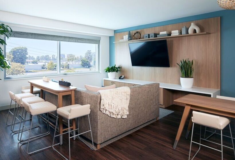 هتل Element Irvine