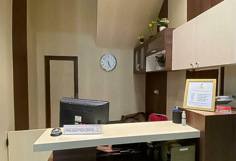 Grand Emperom Hotel Mitra Reddoorz