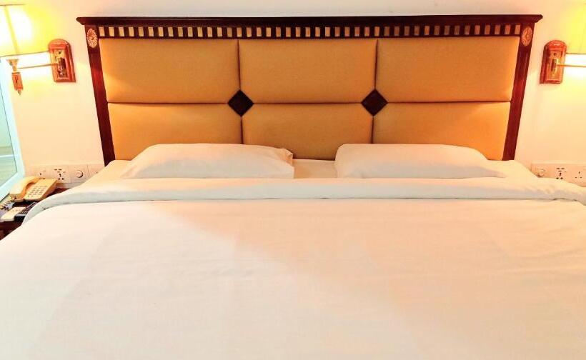 هتل Oyo 90464 Borneo Suites