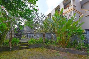 هتل Oyo 90967 Soka Asri Guest House