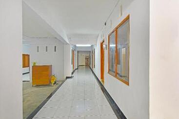 هتل Oyo 90967 Soka Asri Guest House