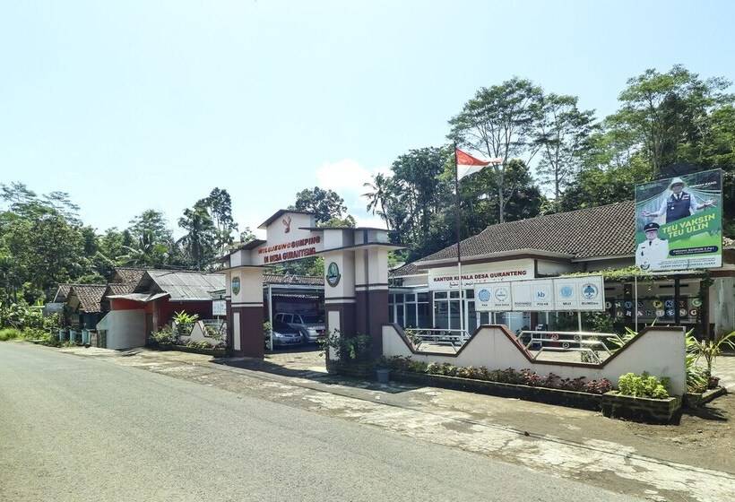 هتل Oyo Homes 90956 Desa Wisata Guranteng