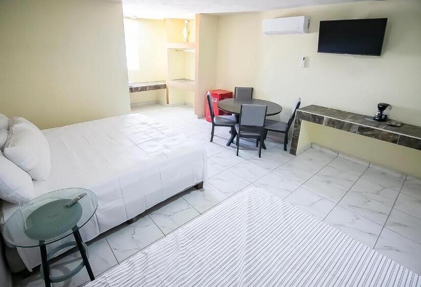 هتل Oyo  Plaza Las Torres