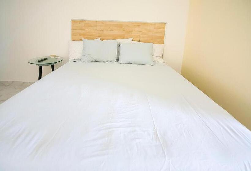 هتل Oyo  Plaza Las Torres